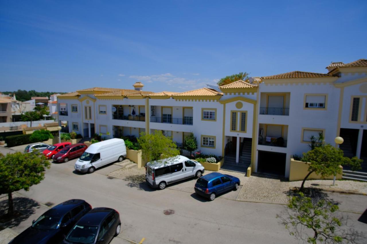 Apartamento T2 Em Condominio Fechado. アルブフェイラ エクステリア 写真