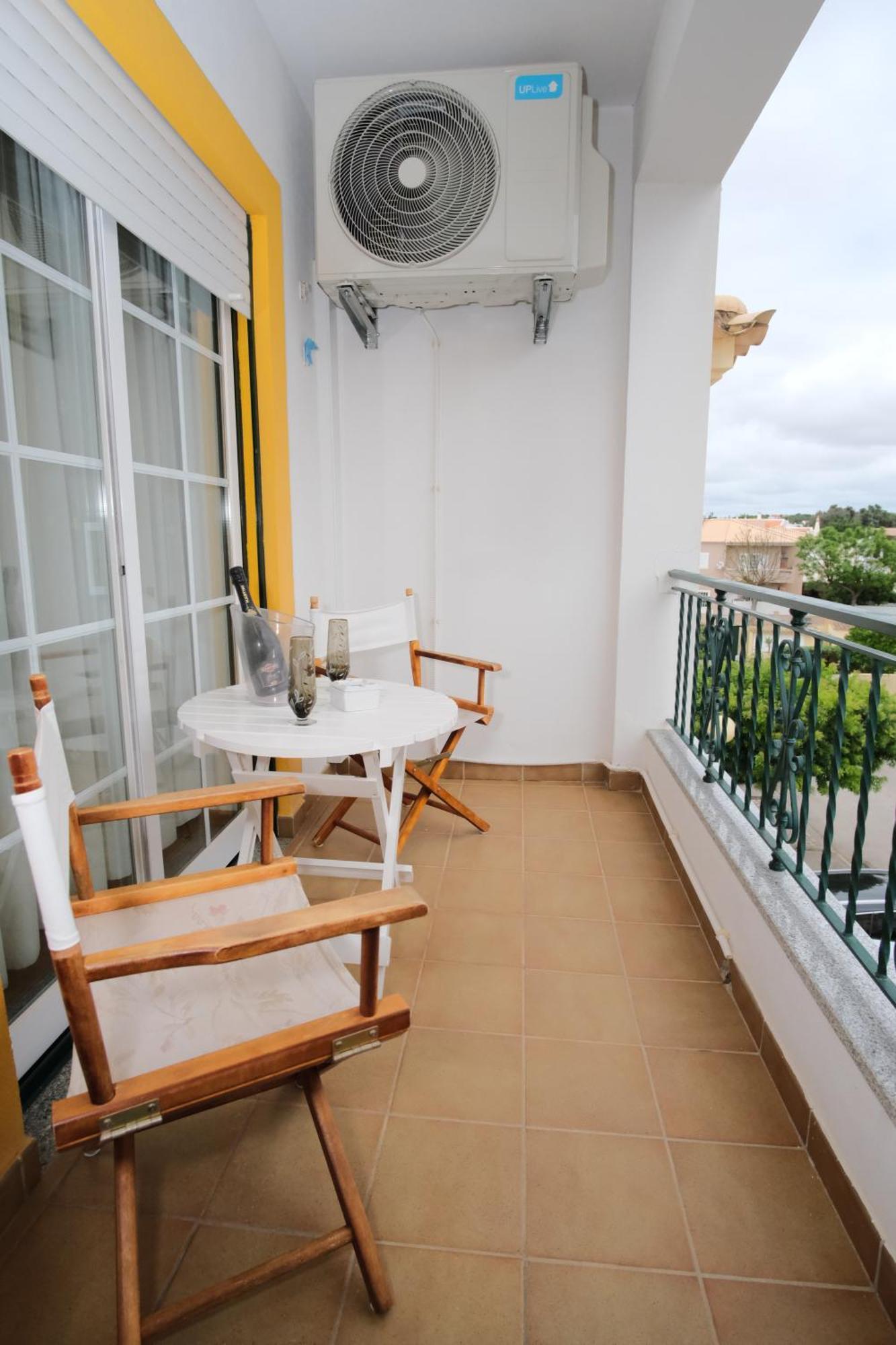 Apartamento T2 Em Condominio Fechado. アルブフェイラ エクステリア 写真